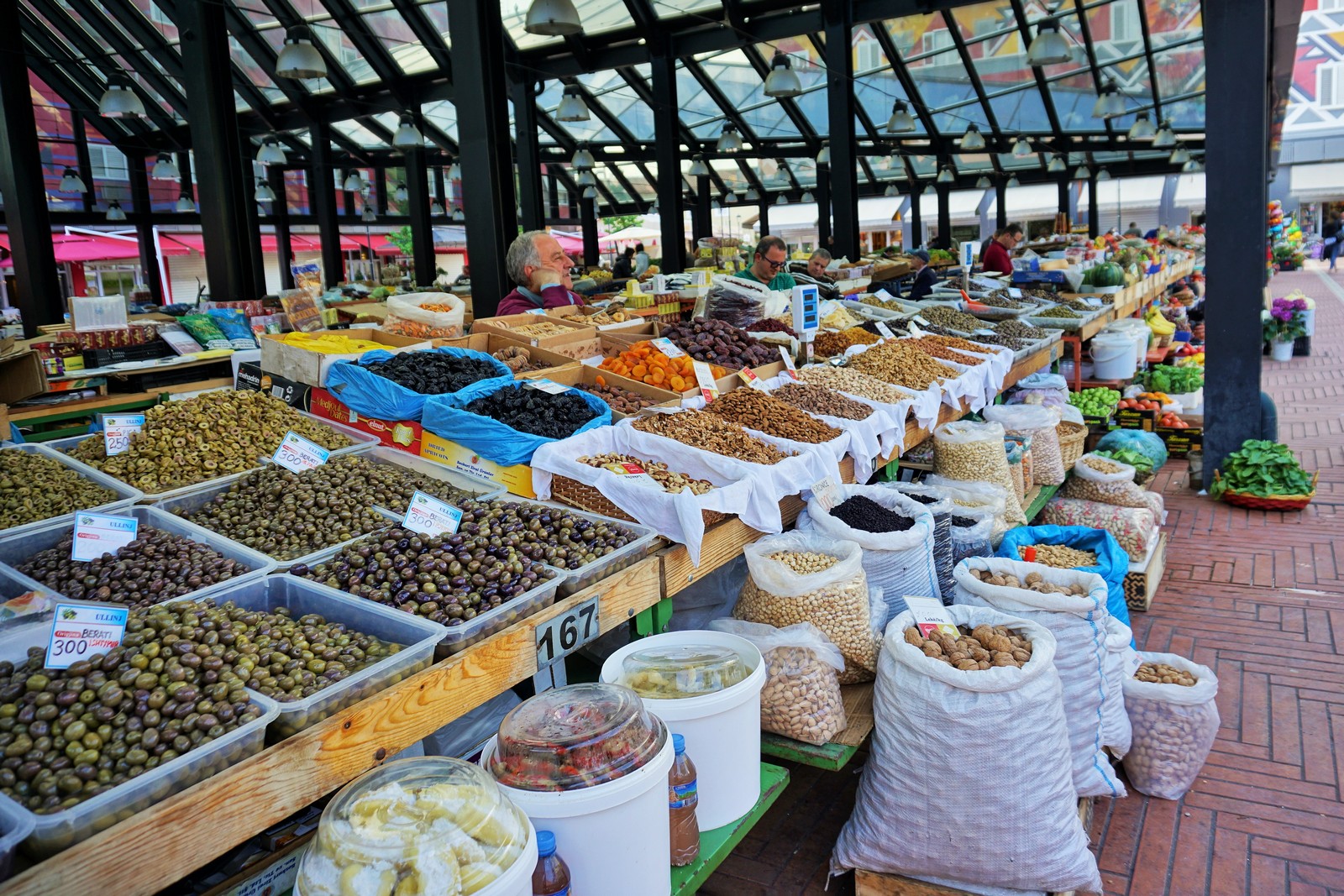 Marktstand in Tirana - Lupe Reisen