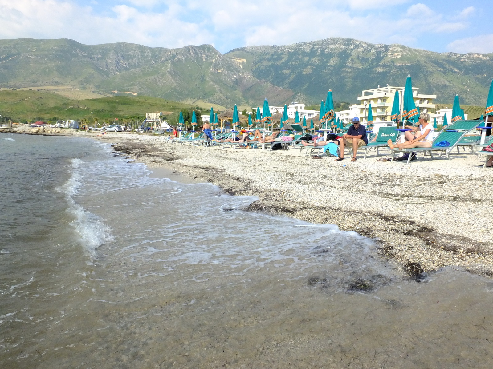 Entspannung am Strand der albanischen Riviera in Himara - Lupe Reisen