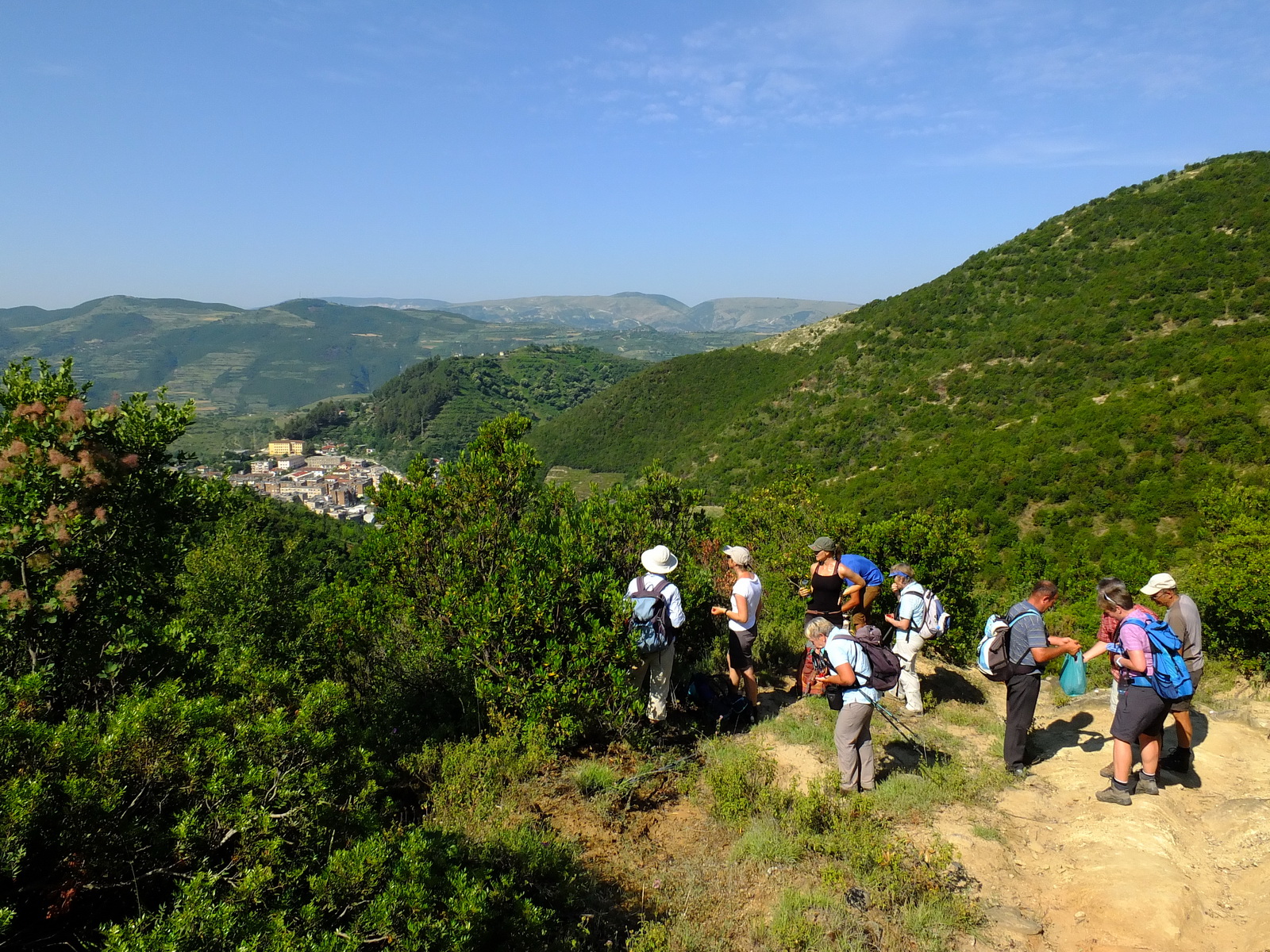 Wanderung bei Berat oberhalb des Stdtchens Polican - Lupe Reisen