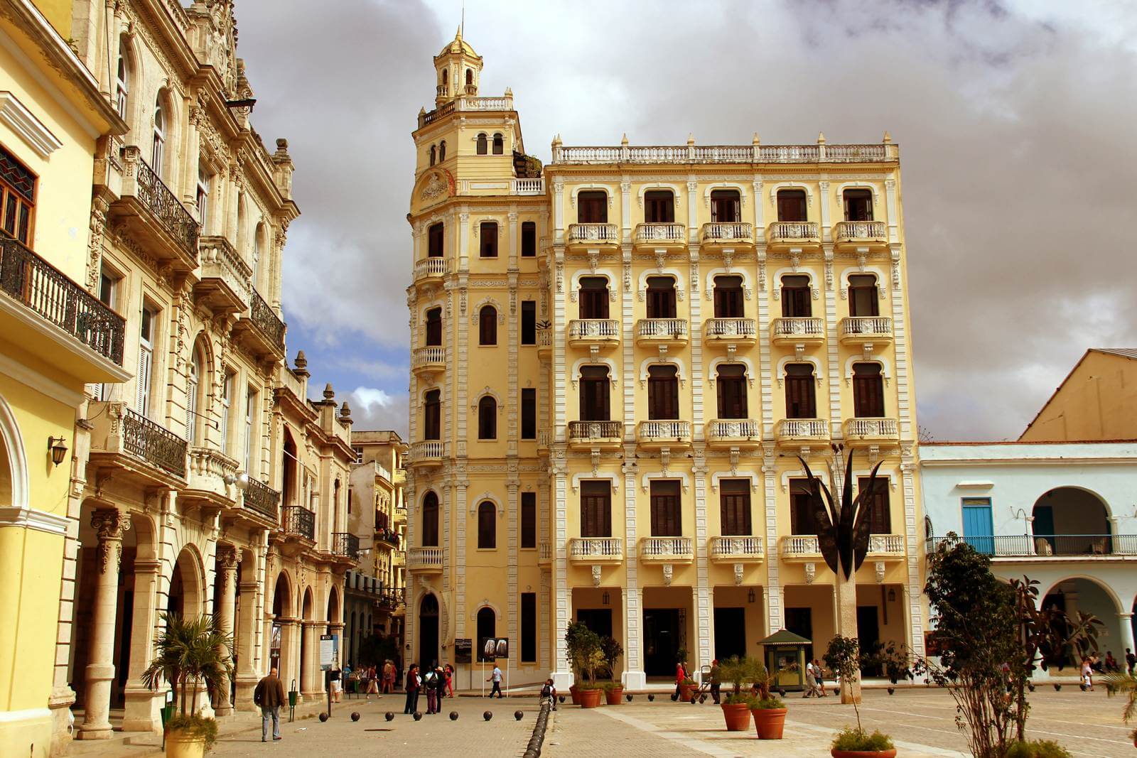 Foto: An der Plaza Vieja in Havanna - Lupe Reisen
